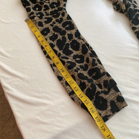 Dear Apple blouse cold shoulder long sleeves animal print round neckline Sz MED - Picture 6 of 8
